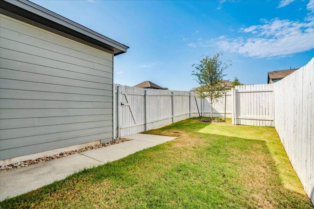 223 Rieber Road Kyle, TX 78640