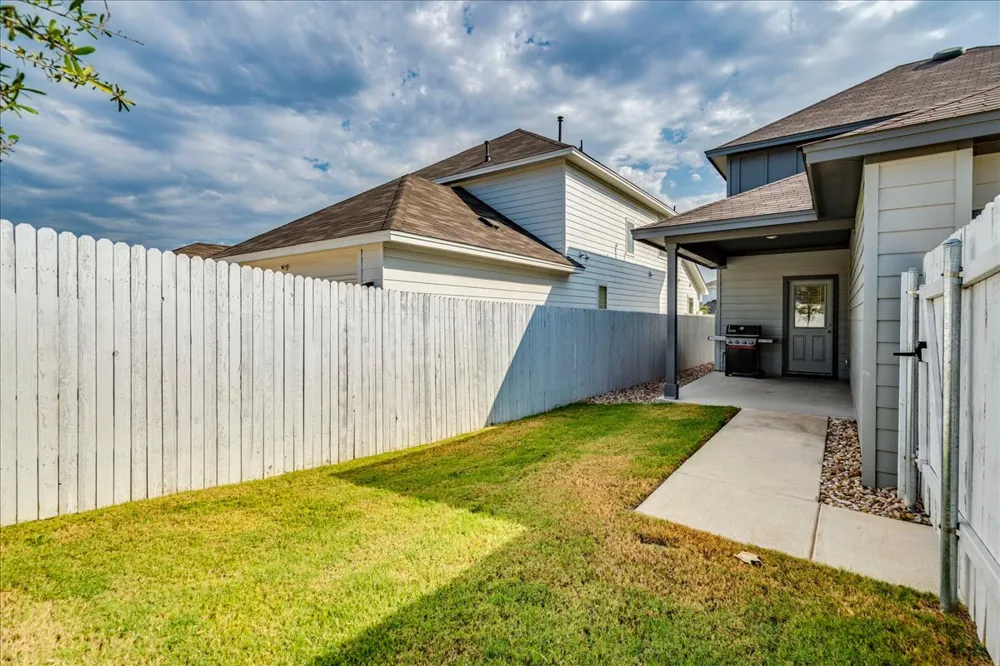 223 Rieber Road Kyle, TX 78640