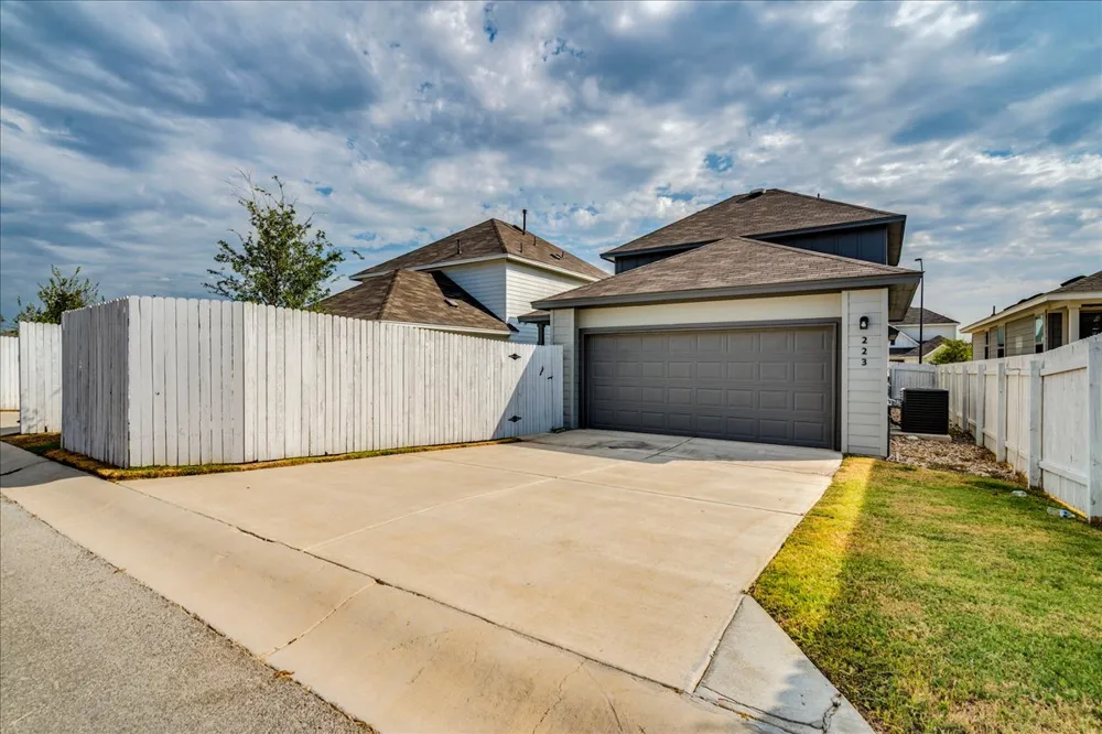 223 Rieber Road Kyle, TX 78640