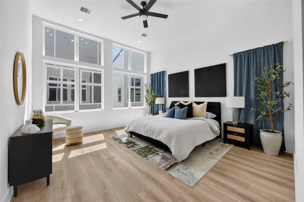 316 Walthall #B Houston, TX 77022