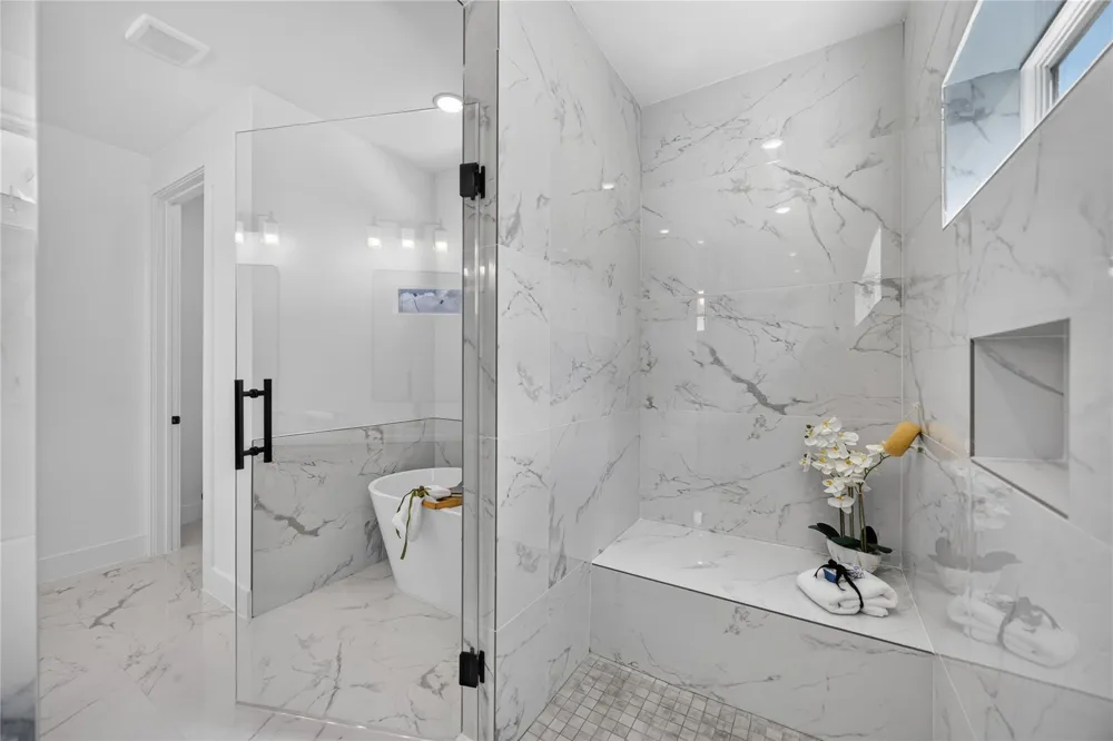 316 Walthall #B Houston, TX 77022