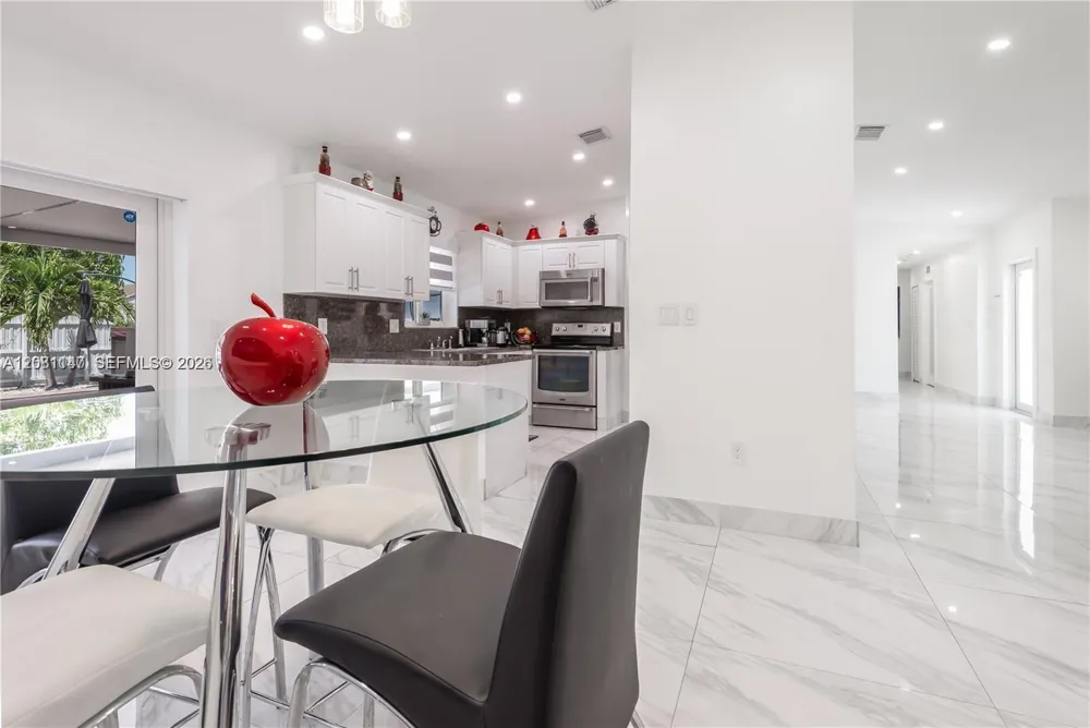 12485 SW 220th St Miami, FL 33170