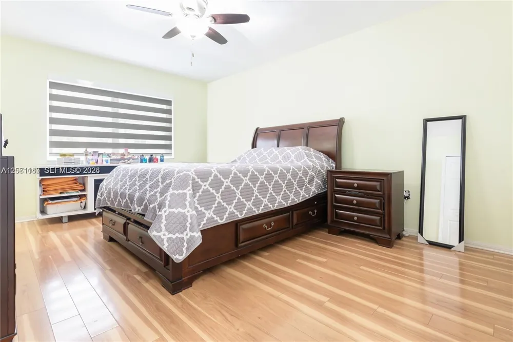 12485 SW 220th St Miami, FL 33170