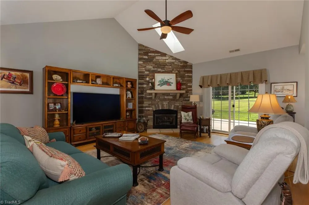 196 Freemont Drive Thomasville, NC 27360