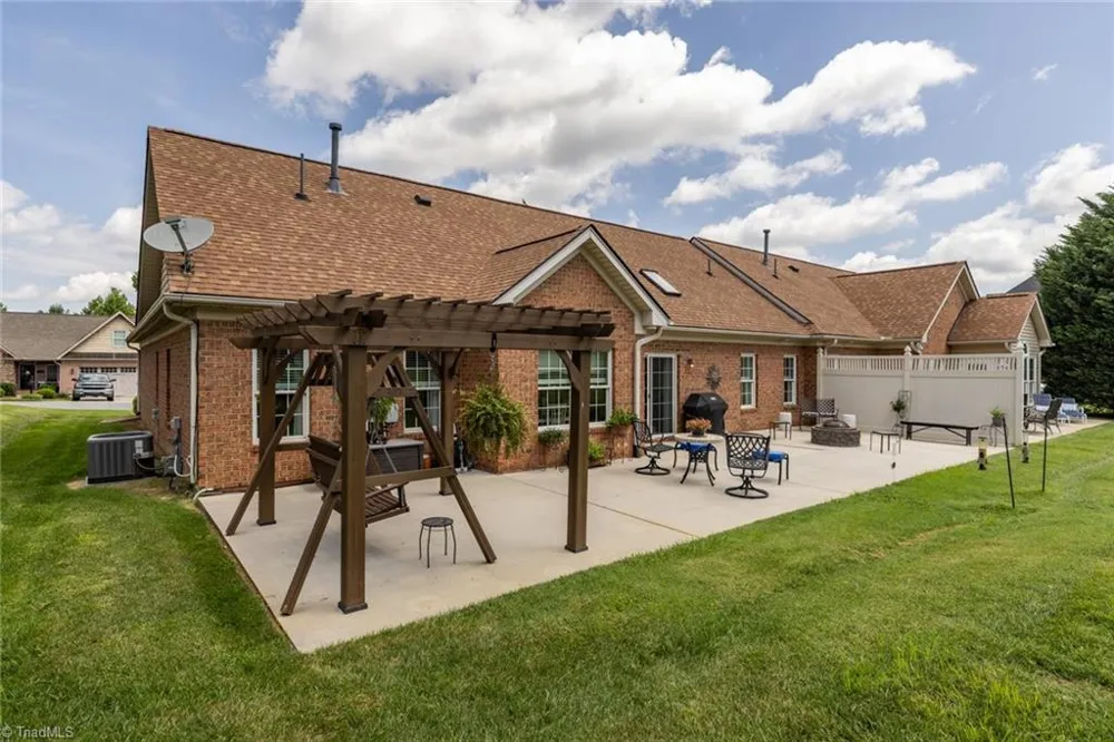 196 Freemont Drive Thomasville, NC 27360