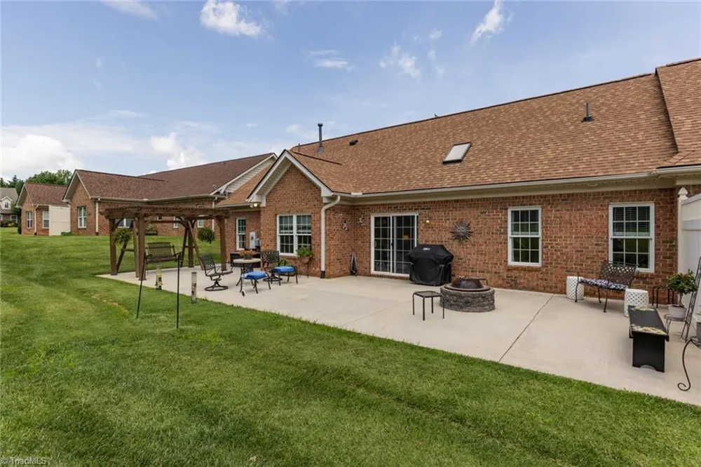 196 Freemont Drive Thomasville, NC 27360
