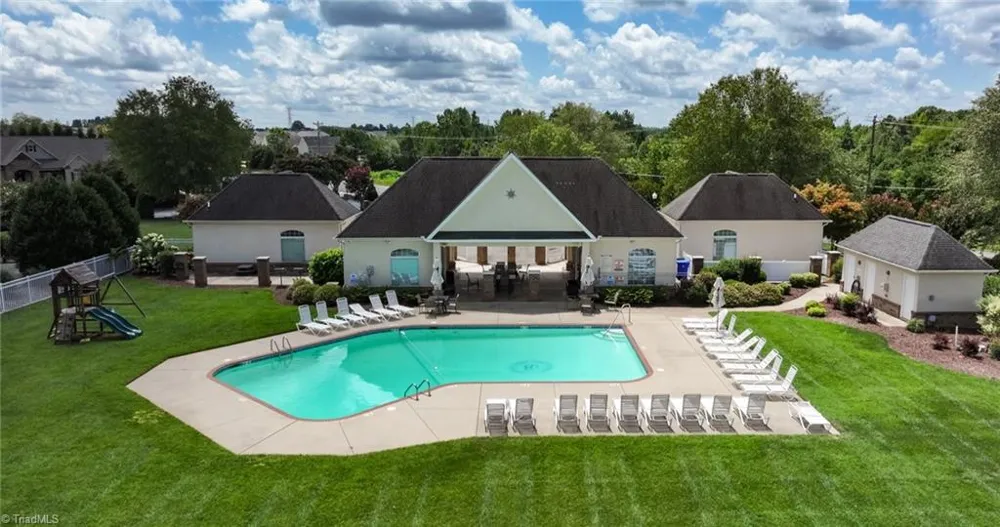 196 Freemont Drive Thomasville, NC 27360