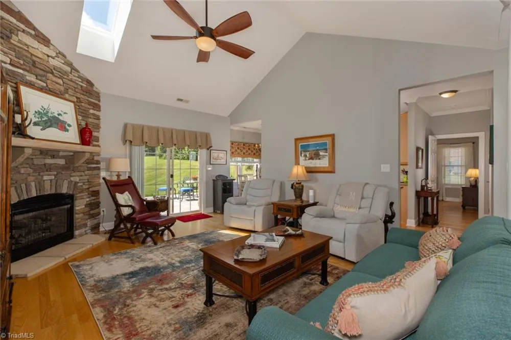 196 Freemont Drive Thomasville, NC 27360