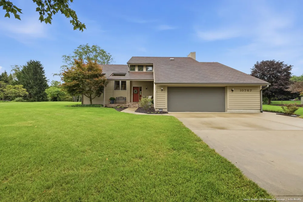10767 Meadowbrook Court Oronoko Charter Township, MI 49103