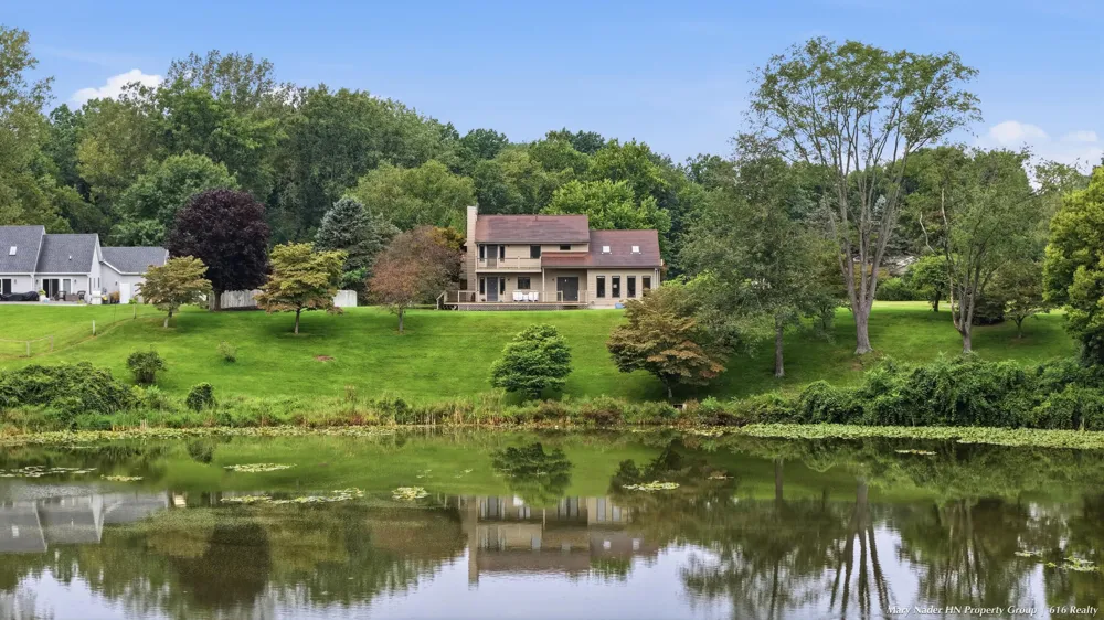 10767 Meadowbrook Court Oronoko Charter Township, MI 49103