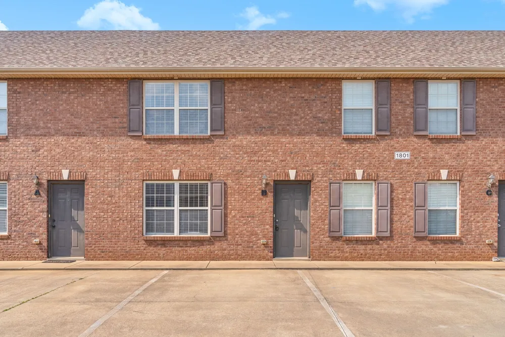 1801 Beckett Drive #B Clarksville, TN 37042