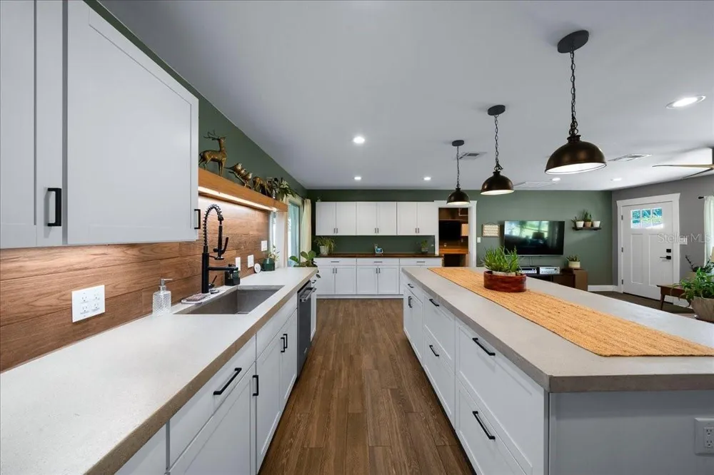 1005 PERKINS STREET Leesburg, FL 34748