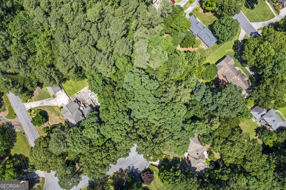 5018 Castlewood DR SW Lilburn, GA 30047