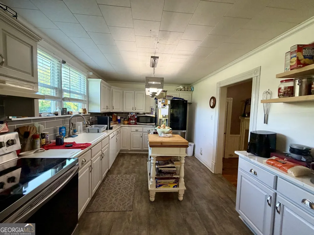 312 N Line ST Dexter, GA 31019