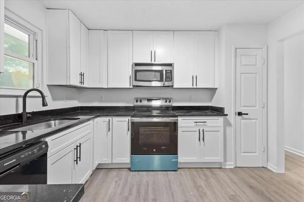 2152 Cedar Creek LN Lithia Springs, GA 30122