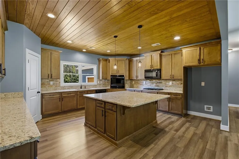 368 Pine Road Rockmart, GA 30153
