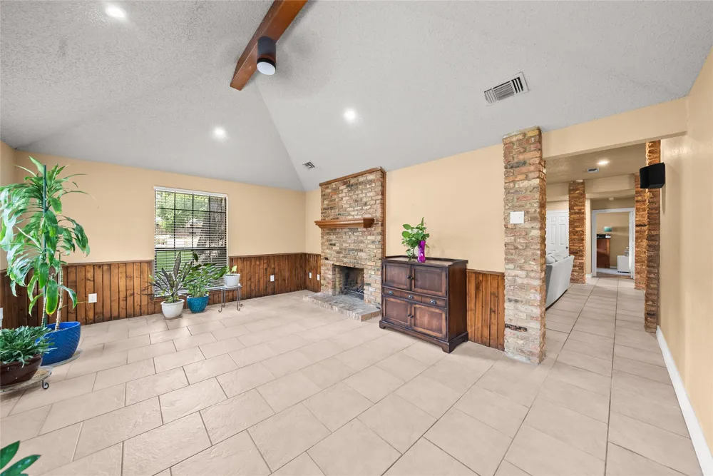 342 Hillcroft Drive Duncanville, TX 75137
