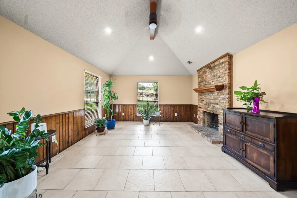 342 Hillcroft Drive Duncanville, TX 75137
