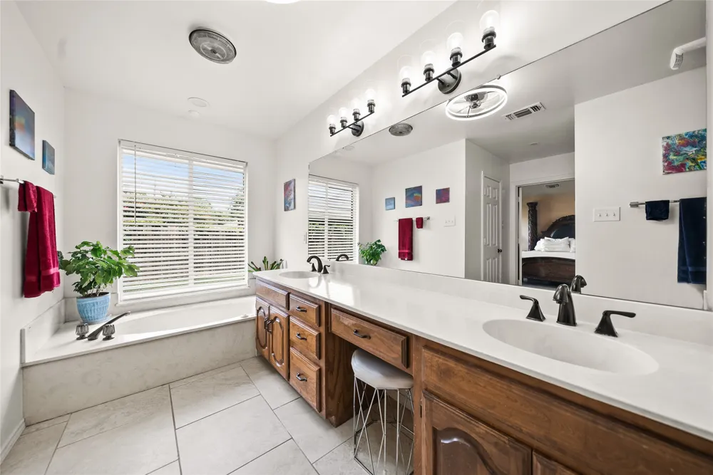 342 Hillcroft Drive Duncanville, TX 75137
