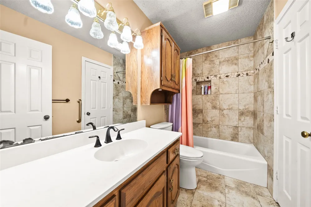 342 Hillcroft Drive Duncanville, TX 75137