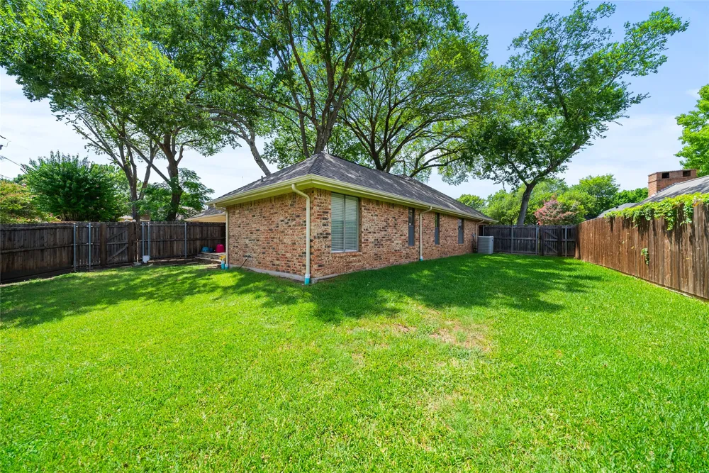 342 Hillcroft Drive Duncanville, TX 75137