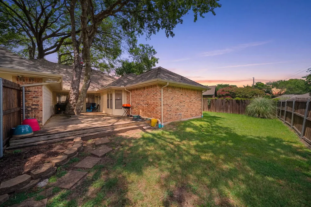 342 Hillcroft Drive Duncanville, TX 75137