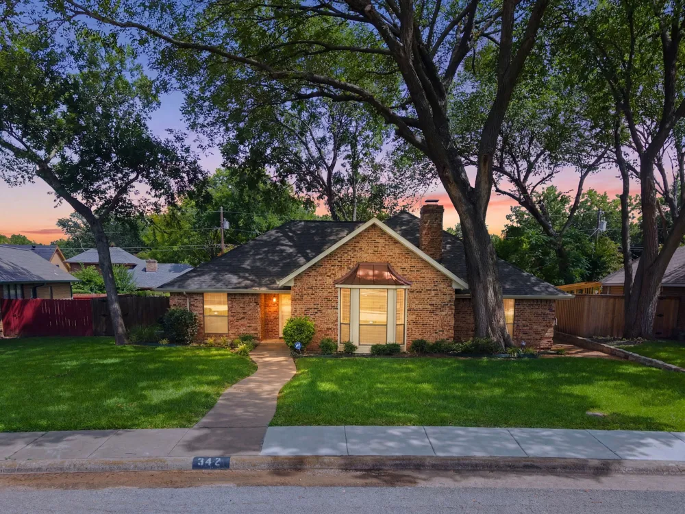 342 Hillcroft Drive Duncanville, TX 75137