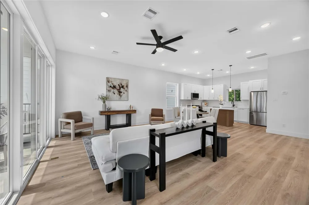 316 Walthall #C Houston, TX 77022