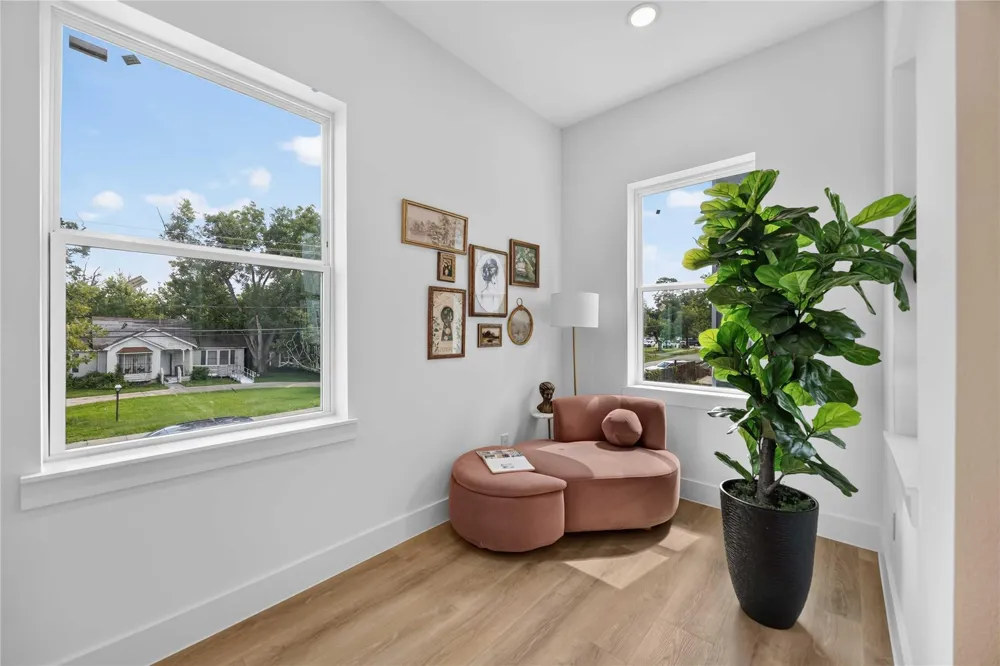 316 Walthall #C Houston, TX 77022
