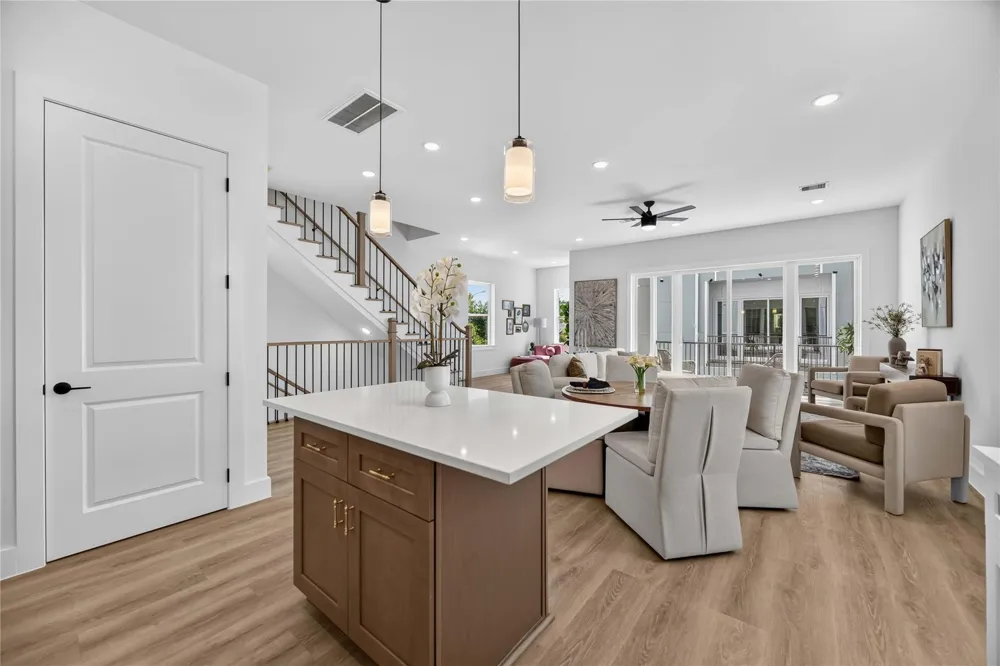 316 Walthall #C Houston, TX 77022