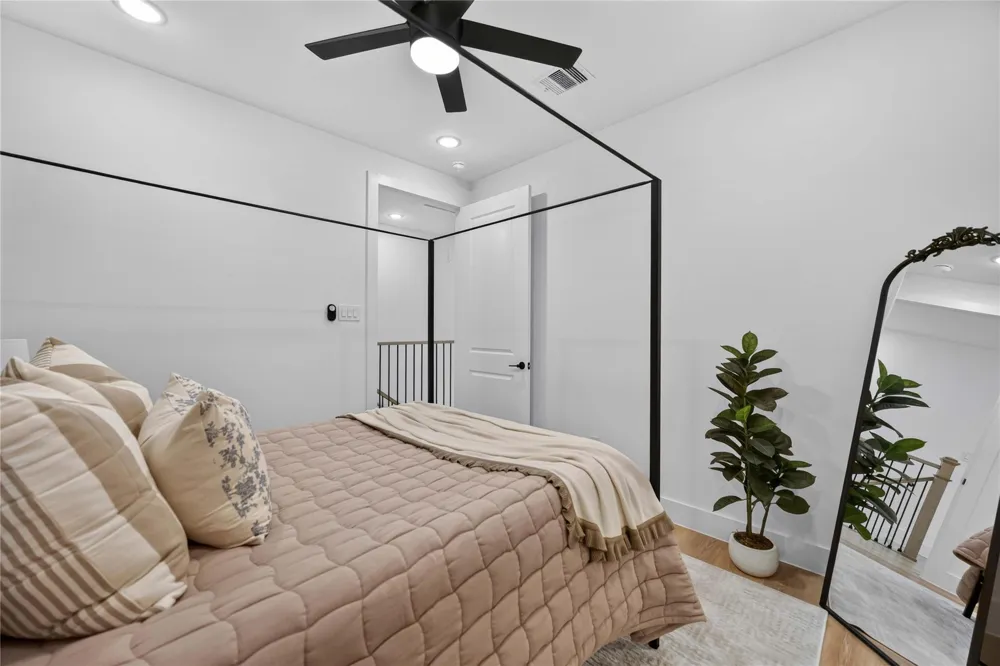 316 Walthall #C Houston, TX 77022