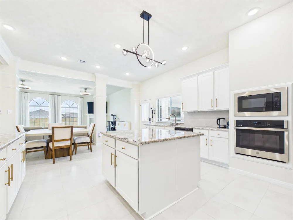 2101 Kimberly Way League City, TX 77539