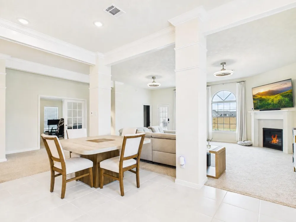 2101 Kimberly Way League City, TX 77539