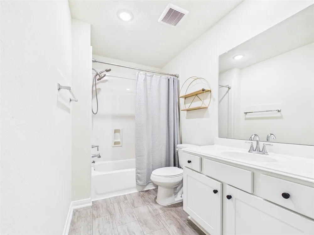 2101 Kimberly Way League City, TX 77539