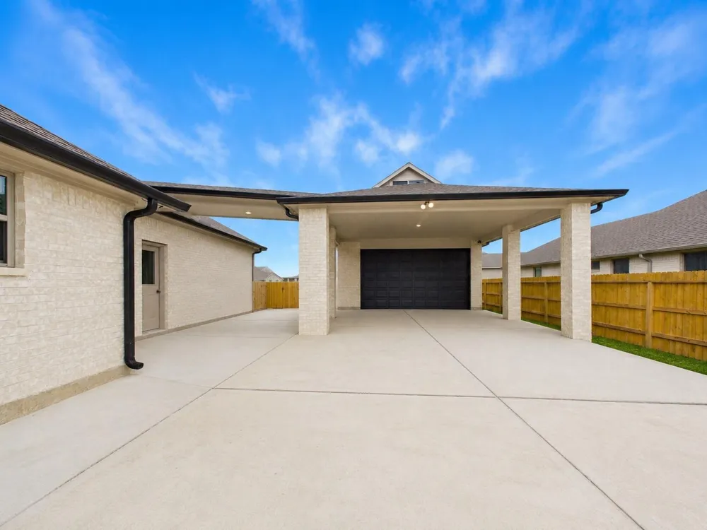 2101 Kimberly Way League City, TX 77539