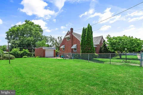 930 FAUNCE STREET