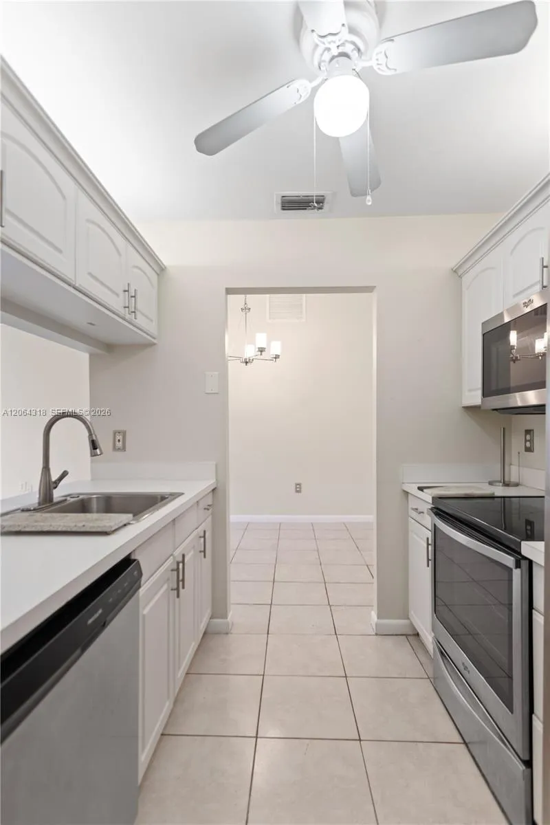 2734 Nob Hill Rd Sunrise, FL 33322