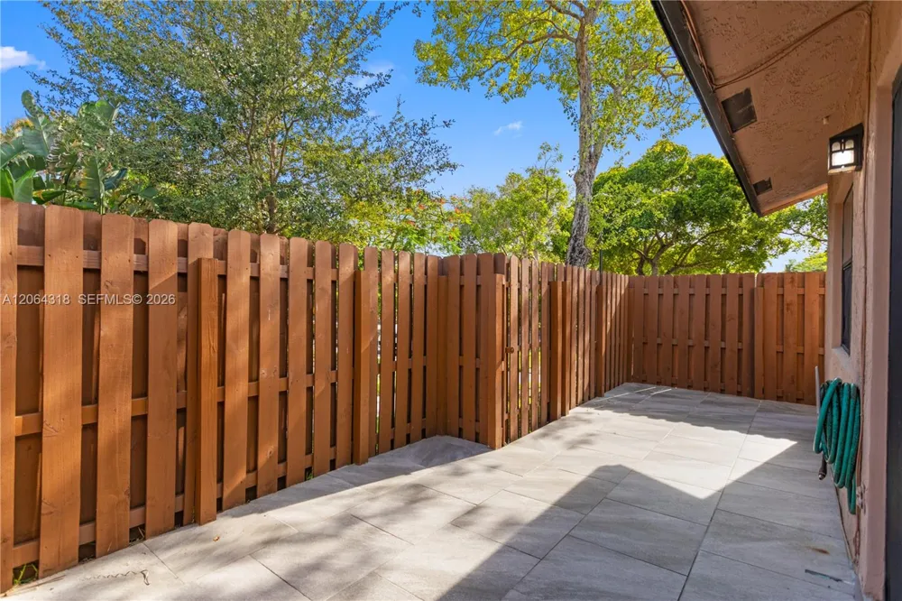 2734 Nob Hill Rd Sunrise, FL 33322