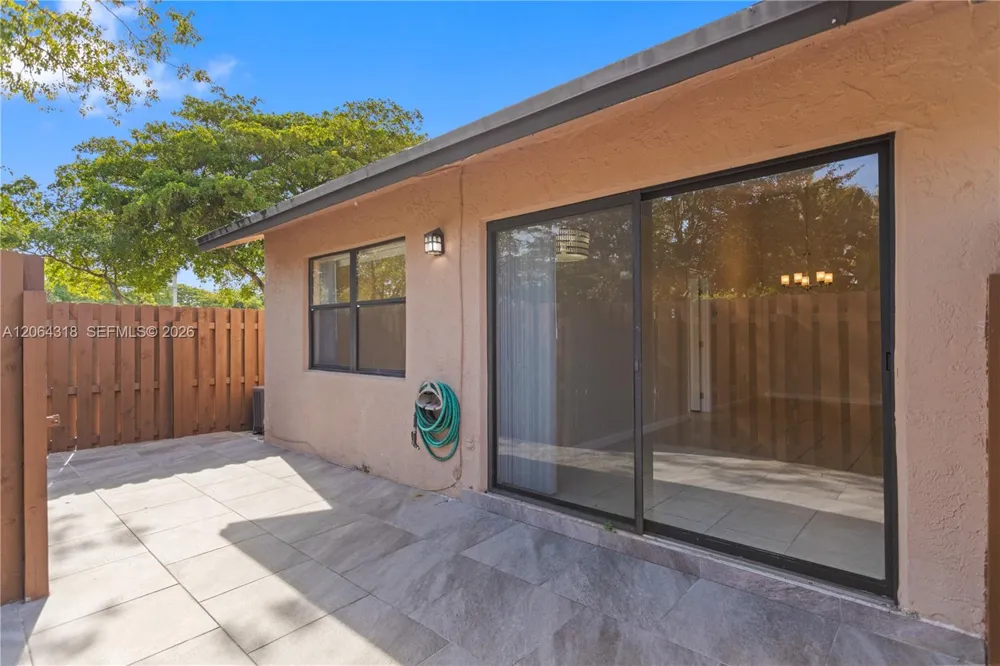 2734 Nob Hill Rd Sunrise, FL 33322