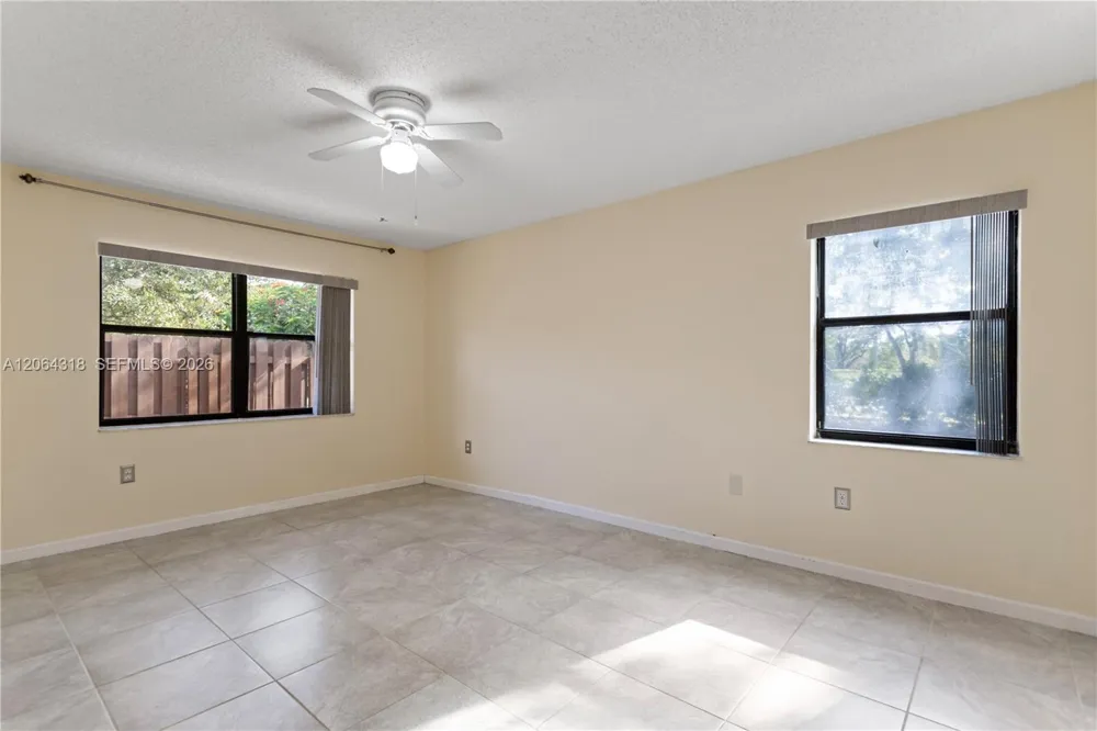 2734 Nob Hill Rd Sunrise, FL 33322