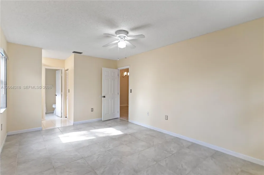 2734 Nob Hill Rd Sunrise, FL 33322