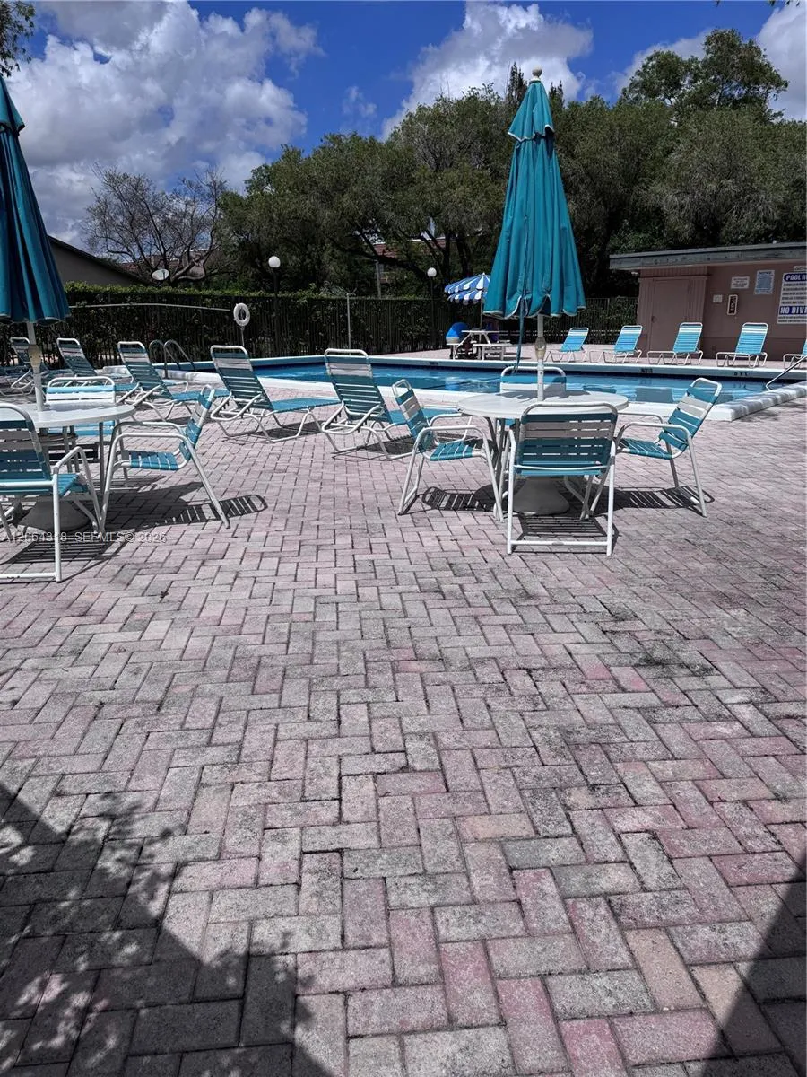 2734 Nob Hill Rd Sunrise, FL 33322
