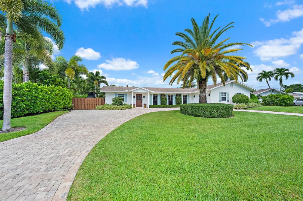 215 Golfview Drive Tequesta, FL 33469