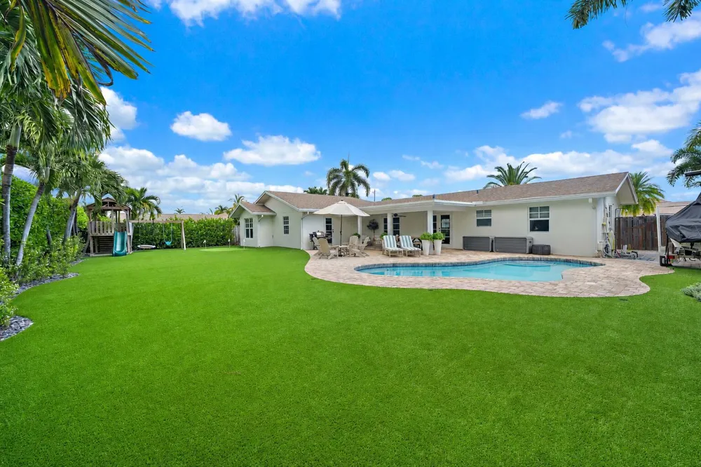 215 Golfview Drive Tequesta, FL 33469