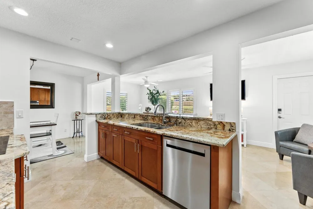 2390 SW 14th Avenue Boynton Beach, FL 33426