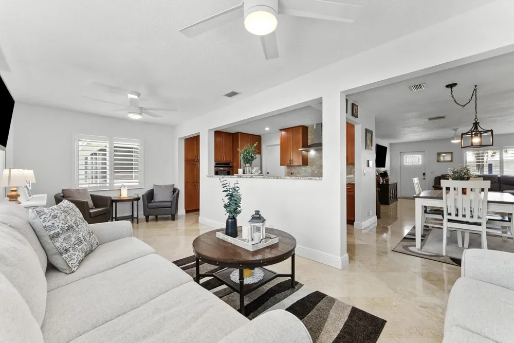 2390 SW 14th Avenue Boynton Beach, FL 33426