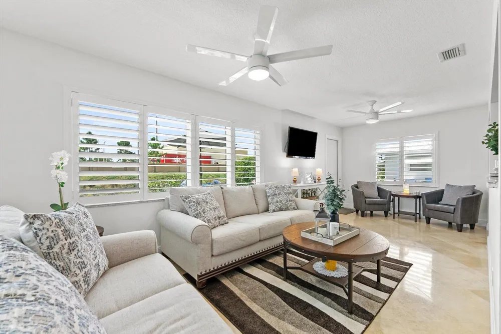 2390 SW 14th Avenue Boynton Beach, FL 33426