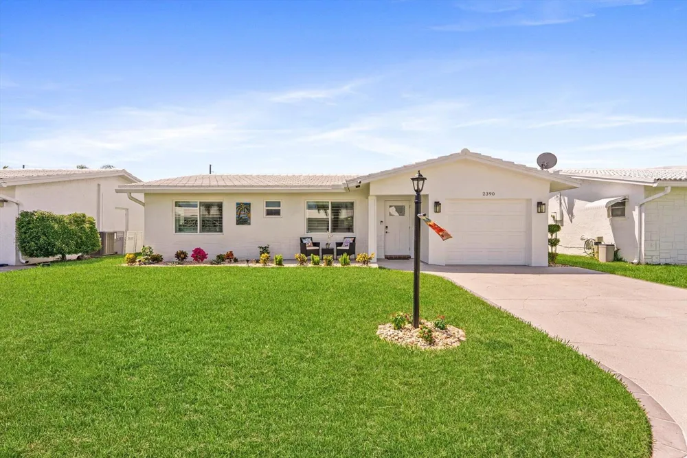 2390 SW 14th Avenue Boynton Beach, FL 33426