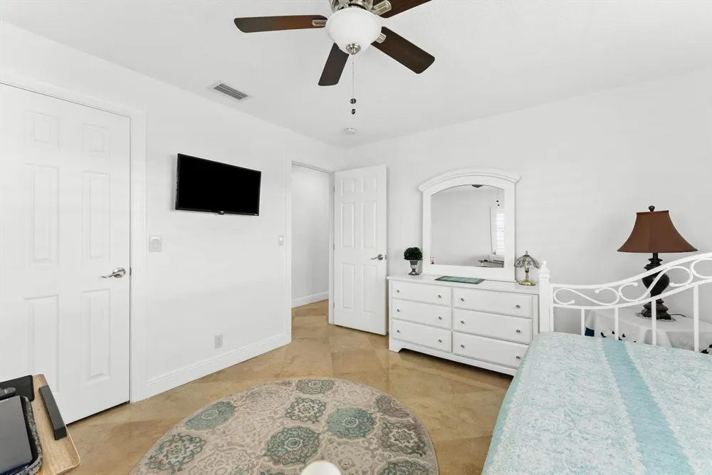 2390 SW 14th Avenue Boynton Beach, FL 33426