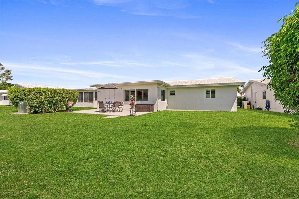 2390 SW 14th Avenue Boynton Beach, FL 33426